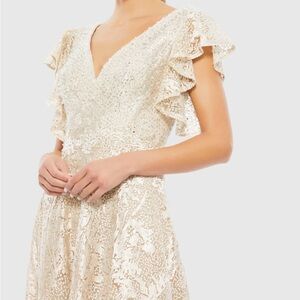 NWT Mac Duggal Embroidered Flutter Sleeve V Neck Gown Ivory Nude